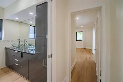1825 Alamanda Dr, North Miami, FL 33181 - Photo 18