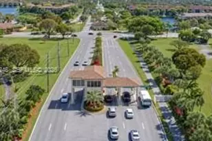 901 SW 128th Ave, Pembroke Pines, FL 33027 - Photo 2