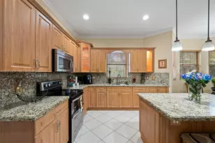 675 SW 159th Ln, Pembroke Pines, FL 33027 - Photo 18