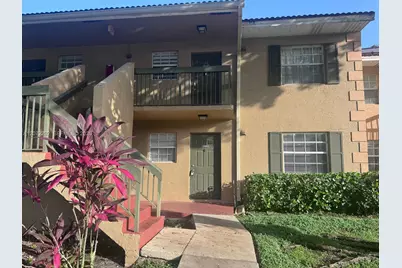 10381 NW 8th St #102, Pembroke Pines, FL 33026 - Photo 2
