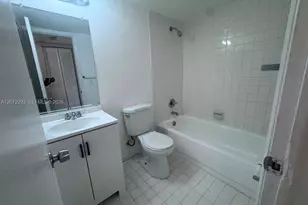 10381 NW 8th St, Pembroke Pines, FL 33026 - Photo 16