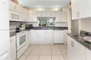850 SW 138th Ave, Pembroke Pines, FL 33027 - Photo 4