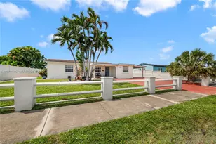 10240 SW 35th St, Miami, FL 33165 - Photo 2