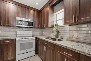 10240 SW 35th St, Miami, FL 33165 - Photo 6