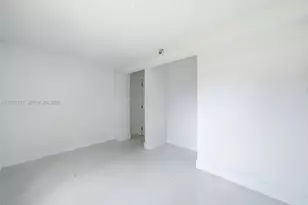 399 NW 98th St, Miami, FL 33150 - Photo 10