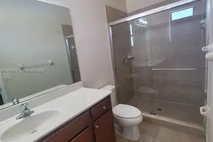 8935 W 35th Ln, Hialeah, FL 33018 - Photo 14