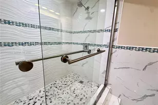 32 Wimbledon Lake Dr, Plantation, FL 33324 - Photo 10