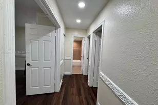 32 Wimbledon Lake Dr, Plantation, FL 33324 - Photo 12