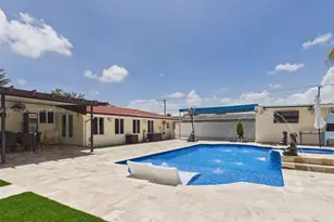 9601 SW 183rd St, Palmetto Bay, FL 33157 - Photo 2