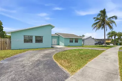 16604 SW 104th Ct, Miami, FL 33157 - Photo 4