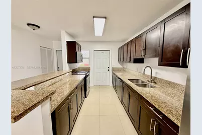 1540 SW 5th Pl #1, Fort Lauderdale, FL 33312 - Photo 4