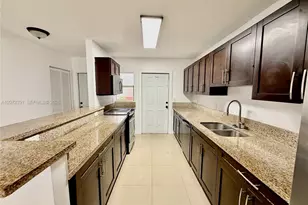 1540 SW 5th Pl, Fort Lauderdale, FL 33312 - Photo 4