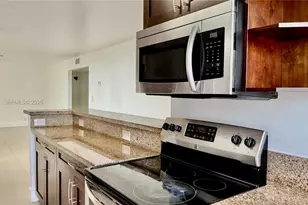 1540 SW 5th Pl, Fort Lauderdale, FL 33312 - Photo 4