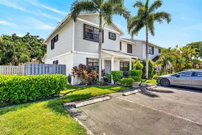 10348 NW 3rd St, Pembroke Pines, FL 33026 - Photo 4