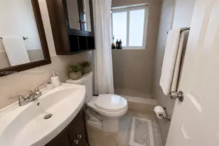 1812 N 45th Ave, Hollywood, FL 33021 - Photo 14