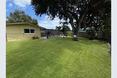 1812 N 45th Ave, Hollywood, FL 33021 - Photo 26