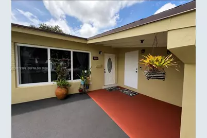 1812 N 45th Ave, Hollywood, FL 33021 - Photo 2