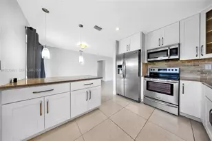 8801 SW 17th St, Miami, FL 33165 - Photo 14