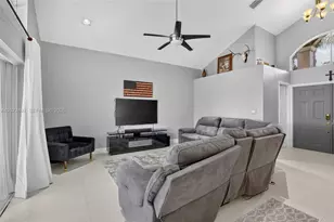 19156 NW 24th Ct, Pembroke Pines, FL 33029 - Photo 4