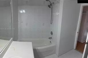 700 SW 106th Ave, Pembroke Pines, FL 33025 - Photo 14