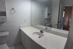 700 SW 106th Ave, Pembroke Pines, FL 33025 - Photo 16