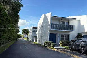 17180 SW 94th Ave, Palmetto Bay, FL 33157 - Photo 2