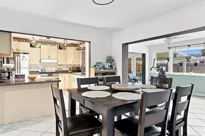 7640 NW 8th St, Pembroke Pines, FL 33024 - Photo 4
