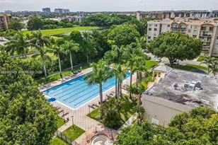 9320 Fontainebleau Blvd, Miami, FL 33172 - Photo 16