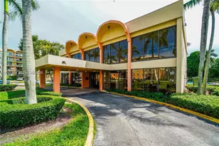9320 Fontainebleau Blvd, Miami, FL 33172 - Photo 18