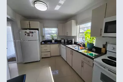 4393 NW 11th St #20, Miami, FL 33126 - Photo 2