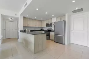 7525 E Treasure Dr, North Bay Village, FL 33141 - Photo 22