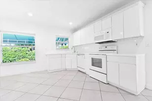 10853 NW 71st St, Doral, FL 33178 - Photo 12
