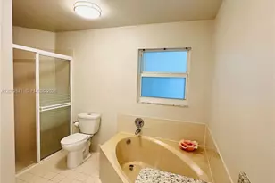 1480 Sweetbay Way, Hollywood, FL 33019 - Photo 10