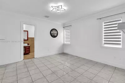 340 W 55th St, Hialeah, FL 33012 - Photo 20