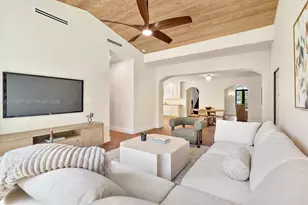 622 NE 98th St, Miami Shores, FL 33138 - Photo 24