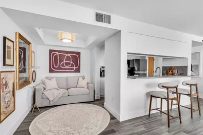 1200 Brickell Bay Dr #2501, Miami, FL 33131 - Photo 4