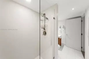 600 Grapetree Dr, Key Biscayne, FL 33149 - Photo 32
