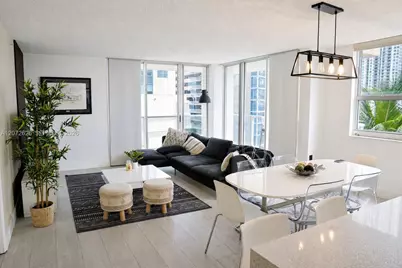 1155 Brickell Bay Dr #902, Miami, FL 33131 - Photo 2