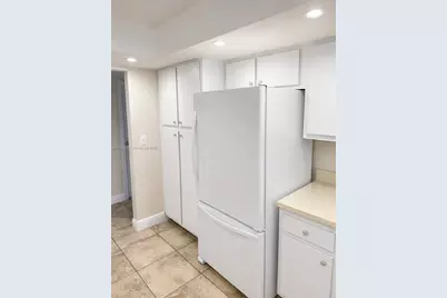 600 Parkview Dr #224, Hallandale Beach, FL 33009 - Photo 12
