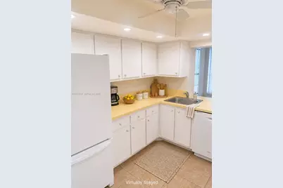 600 Parkview Dr #224, Hallandale Beach, FL 33009 - Photo 14