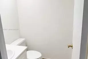 600 Parkview Dr, Hallandale Beach, FL 33009 - Photo 18