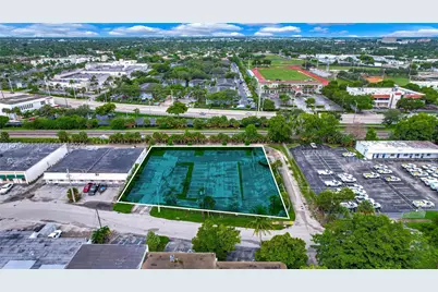 5299 NE 12th Ave, Oakland Park, FL 33334 - Photo 8