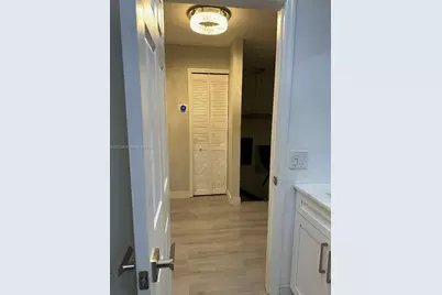7690 S Southwood Cir, Davie, FL 33328 - Photo 22