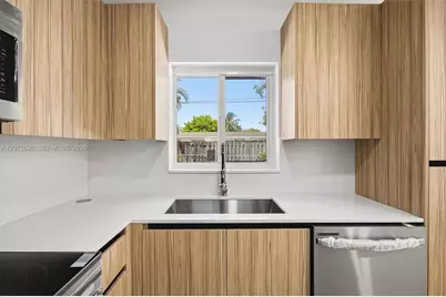 2250 Gulfstream Dr, Miramar, FL 33023 - Photo 12