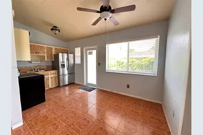 17150 NE 4th Pl, North Miami Beach, FL 33162 - Photo 18