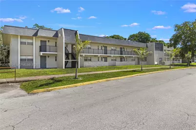 7925 Fairview Dr #105, Tamarac, FL 33321 - Photo 1