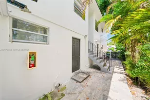 219 NW 10th Ave, Miami, FL 33128 - Photo 14