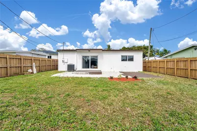 40 SE 3rd Terr, Dania Beach, FL 33004 - Photo 20
