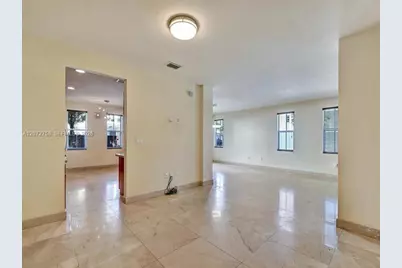 7490 NW 115th Ct, Doral, FL 33178 - Photo 6