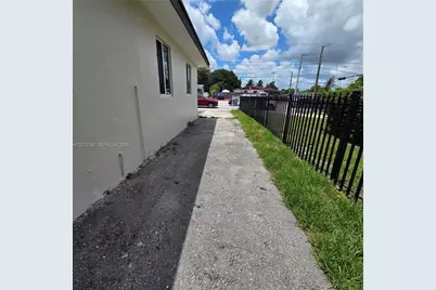 17301 NW 47th Ave, Miami Gardens, FL 33055 - Photo 20